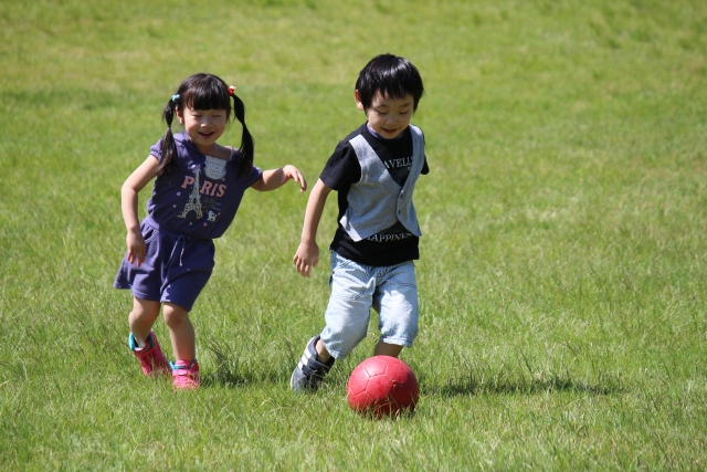 小学校受験の運動テストの目的や合格するための対策を紹介 | AiQ（アイキュー）